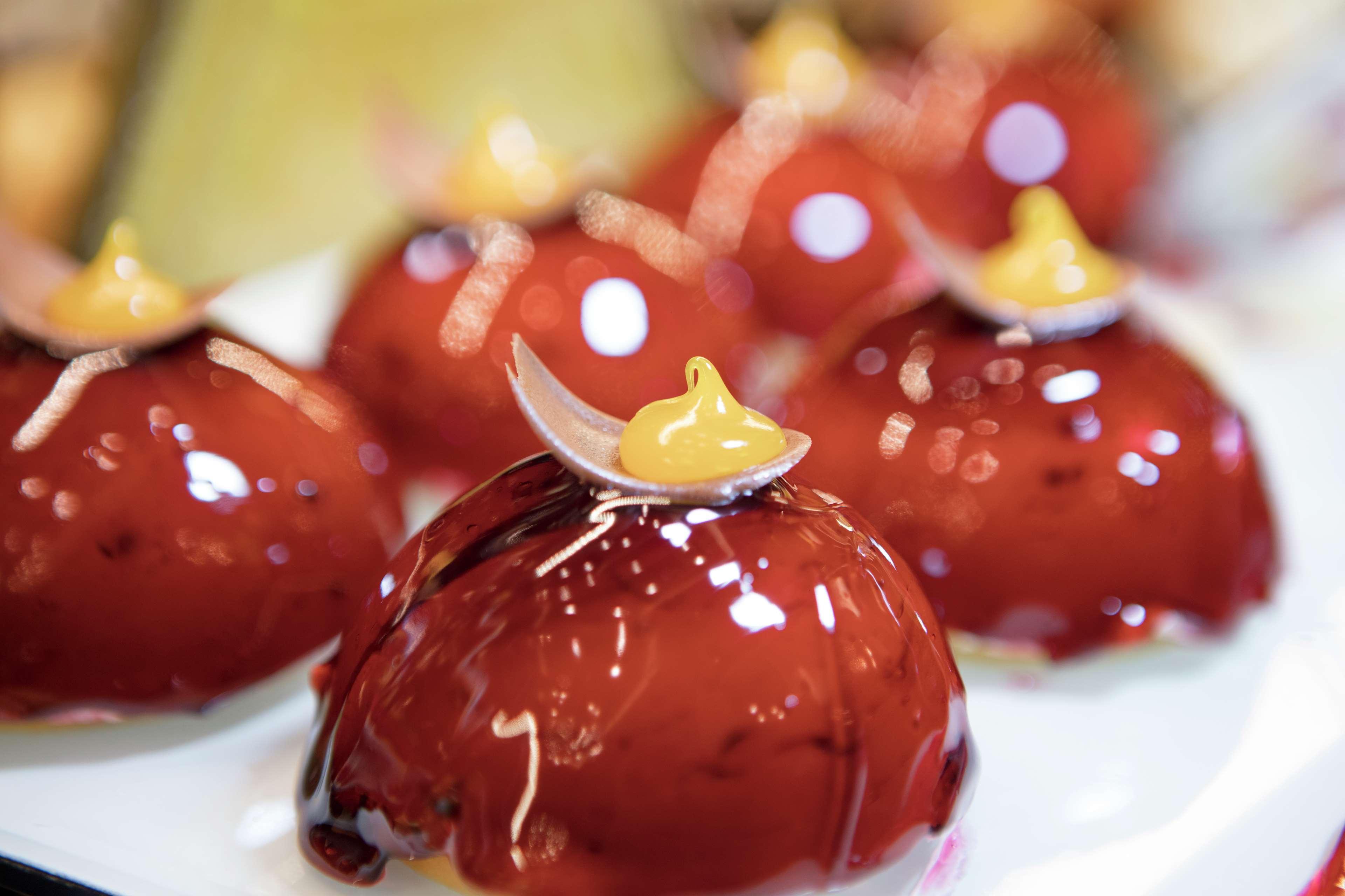 ホテル ダブルツリー バイ ヒルトン アンタルヤ シティ センター エクステリア 写真 A dessert