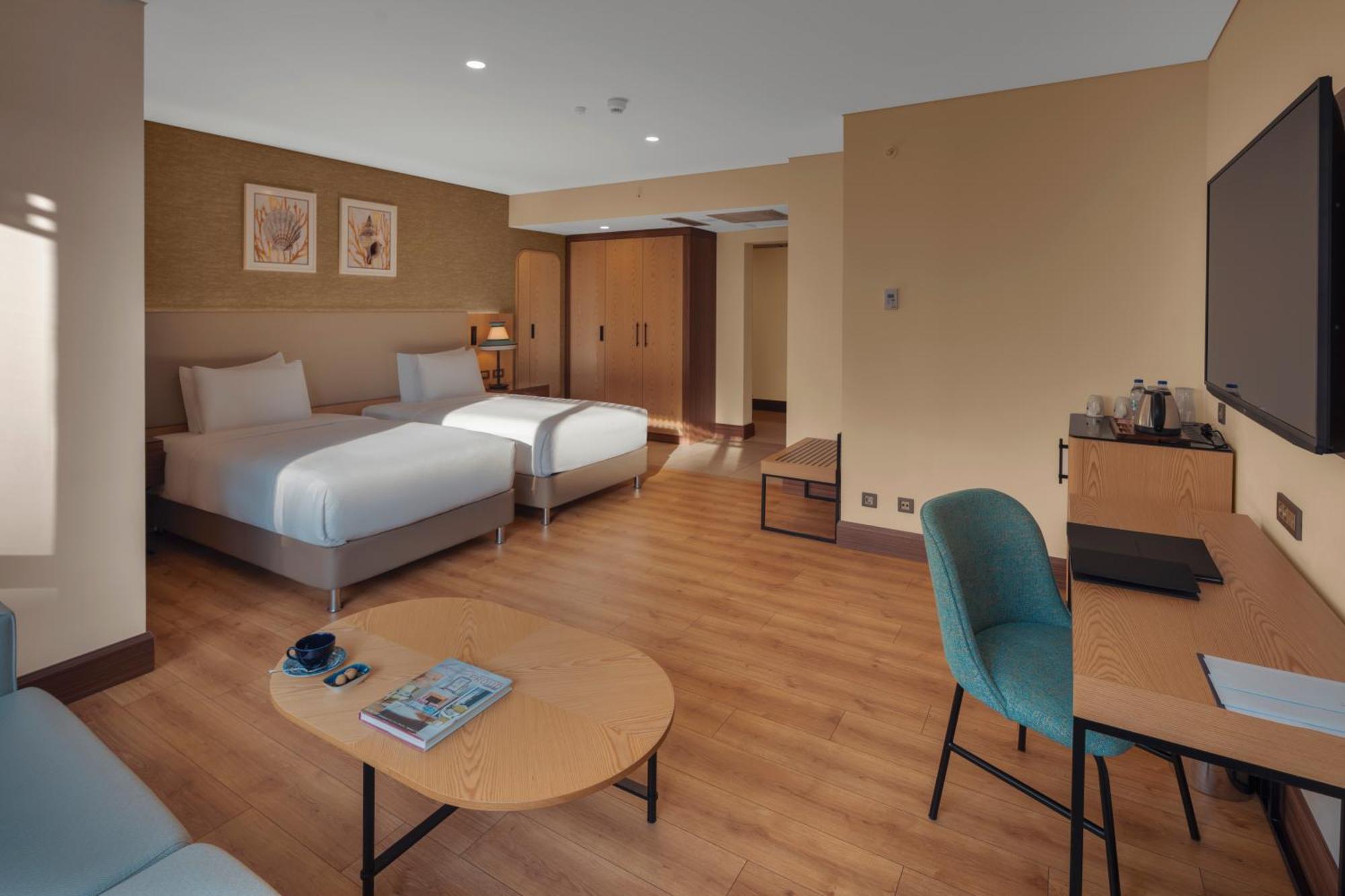ホテル ダブルツリー バイ ヒルトン アンタルヤ シティ センター エクステリア 写真 A room at the hotel