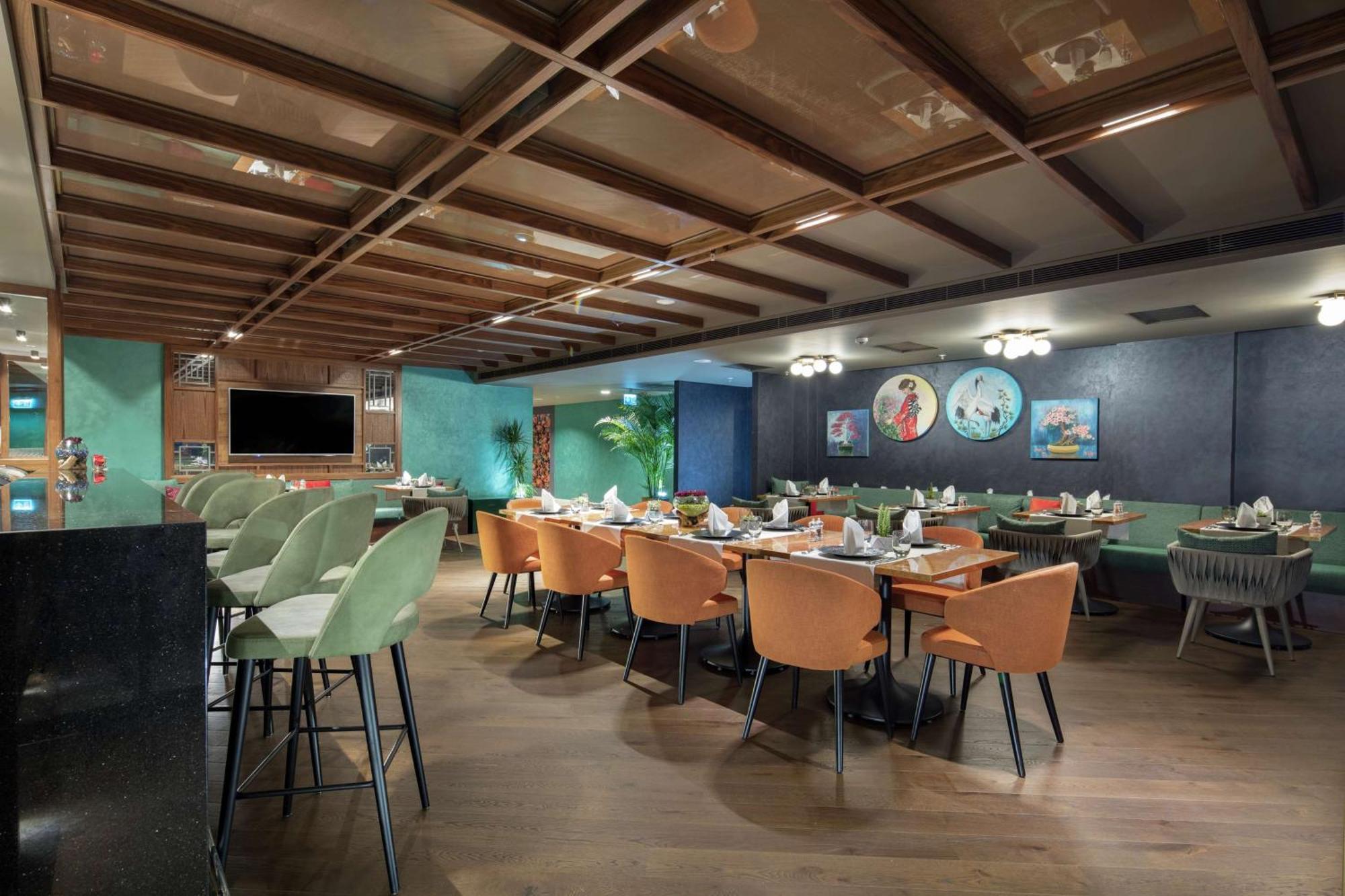 ホテル ダブルツリー バイ ヒルトン アンタルヤ シティ センター エクステリア 写真 The interior of the restaurant
